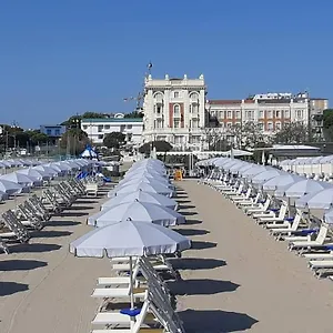 Hotel Grand
